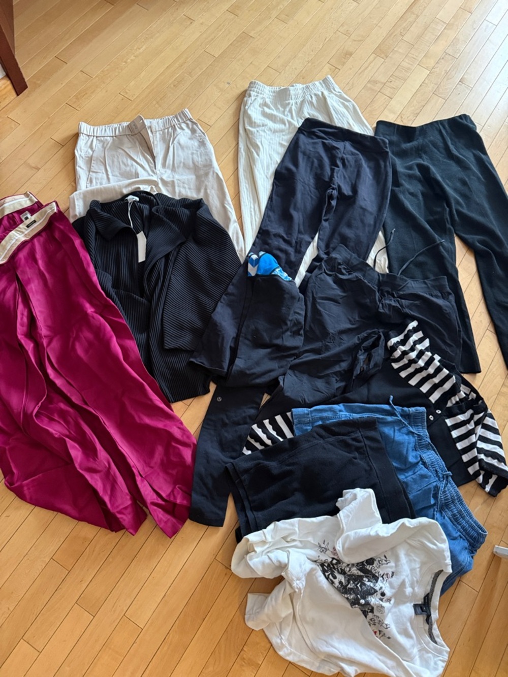 Women’s bundle size: M (Cos,massimo dutti, alo etc)
